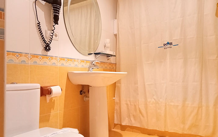 bathroom of the single room